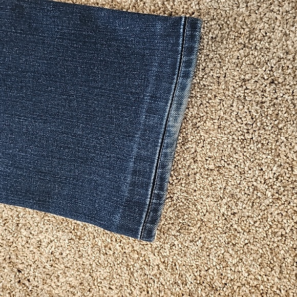 AG Telus modern slim jean in 360° degree stretch. Size 32. 32 inseam. - Picture 3 of 9